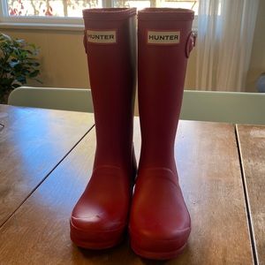 Hunter Boots. Red size US 2G/1B, UK 13
